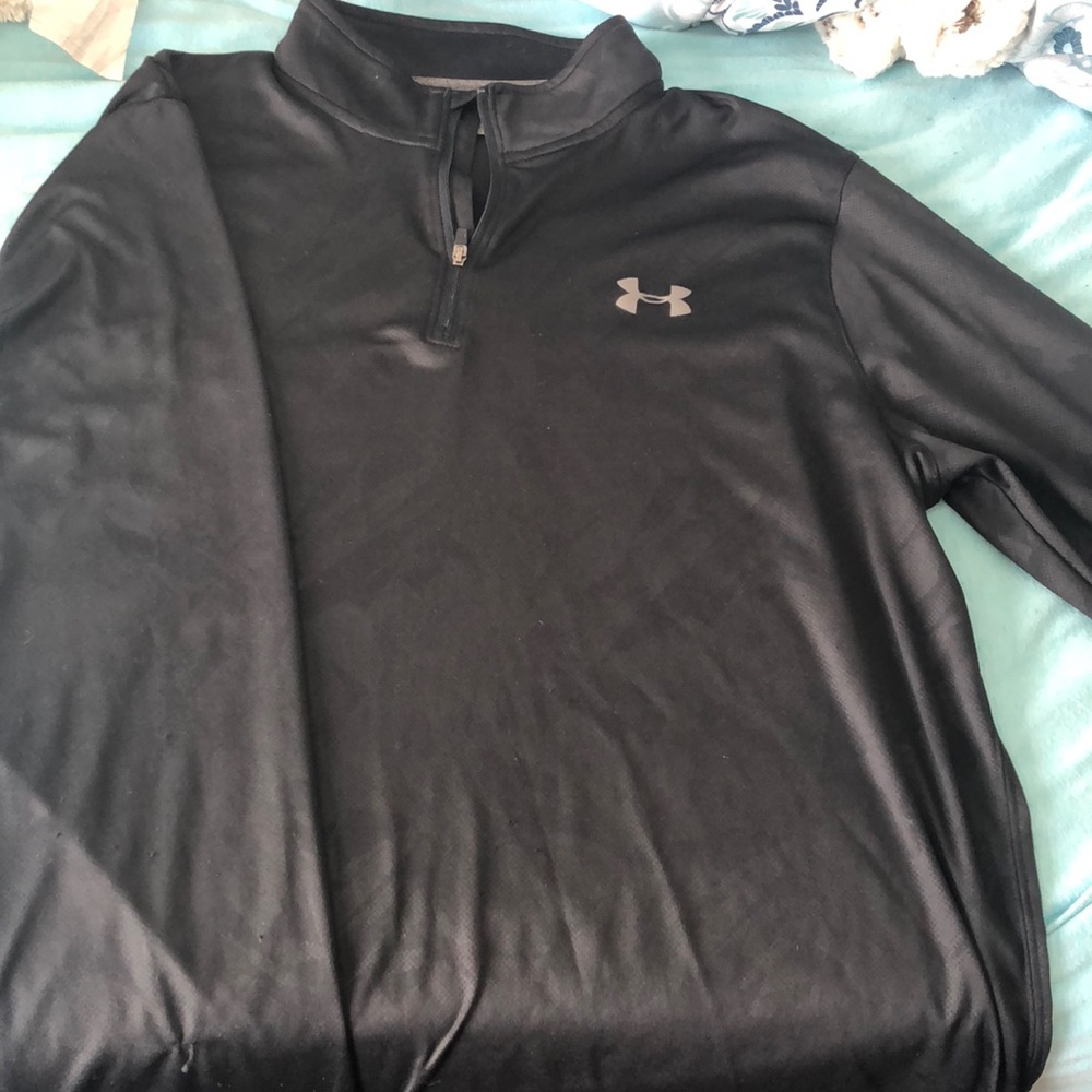 Women’s large Under Armour sweatshirt